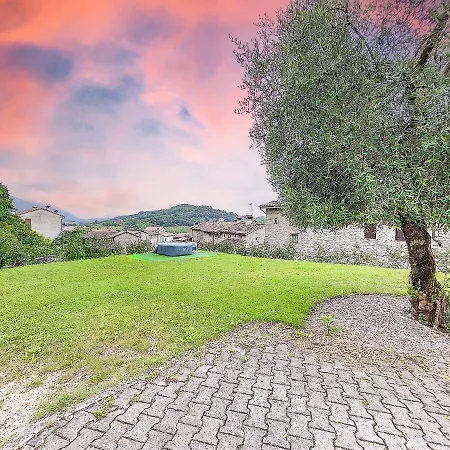 La Valle Bed and breakfast